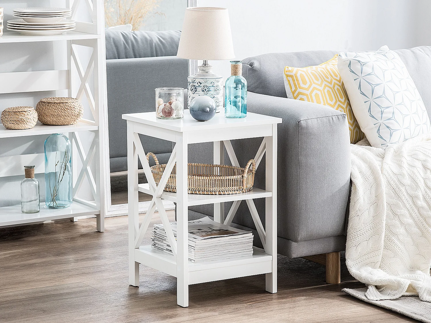 Beliani Foster, table d’appoint en panneau, photo du marchand