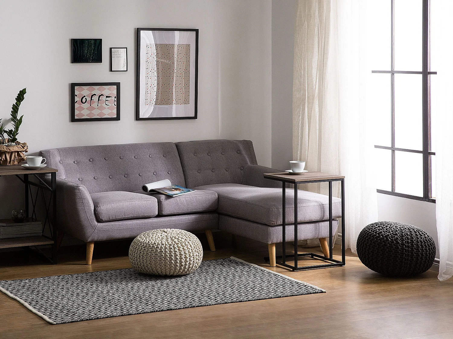 Beliani Troy, table d’appoint en panneau, photo du marchand