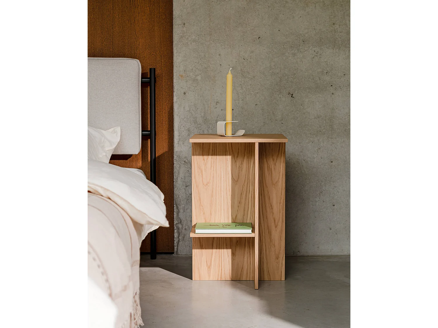 Vente-unique, table de chevet en panneau, photo du marchand