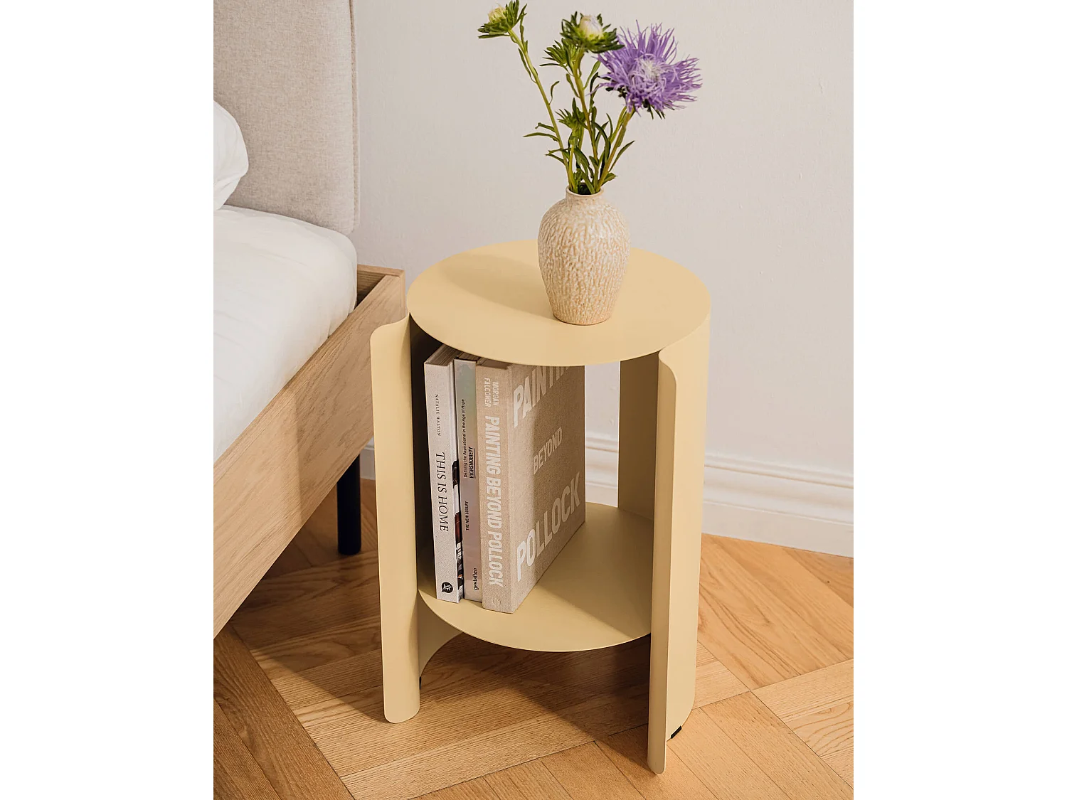 Vente-unique, table d’appoint en métal, photo du marchand