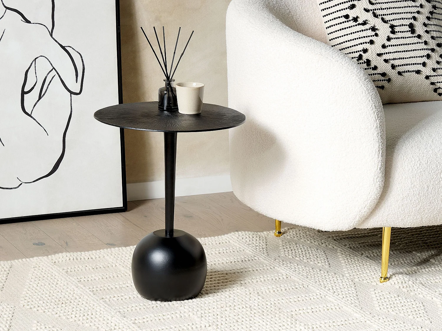 Beliani Eucla, table d’appoint en métal, photo du marchand